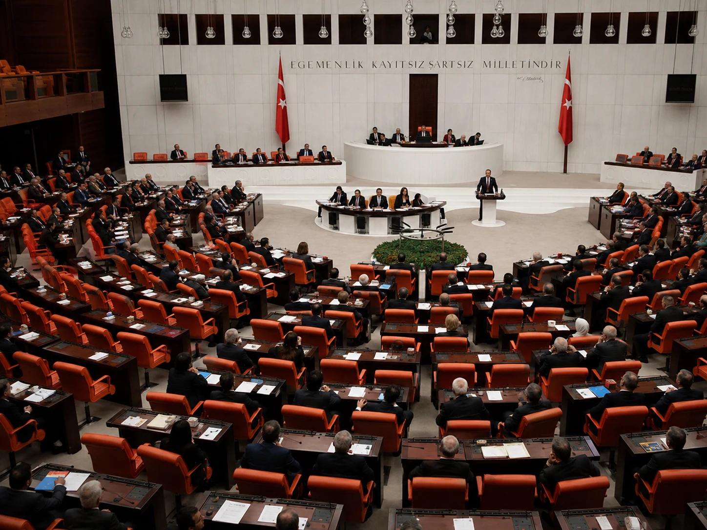 Siyasi partilerin yasama alanındaki görevini anlatan Meclis görseli